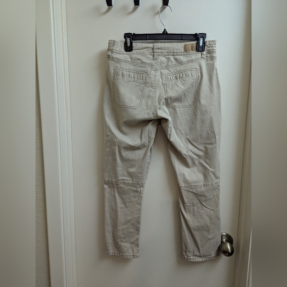 Supplies size 8 cargo pants - Picture 2 of 2